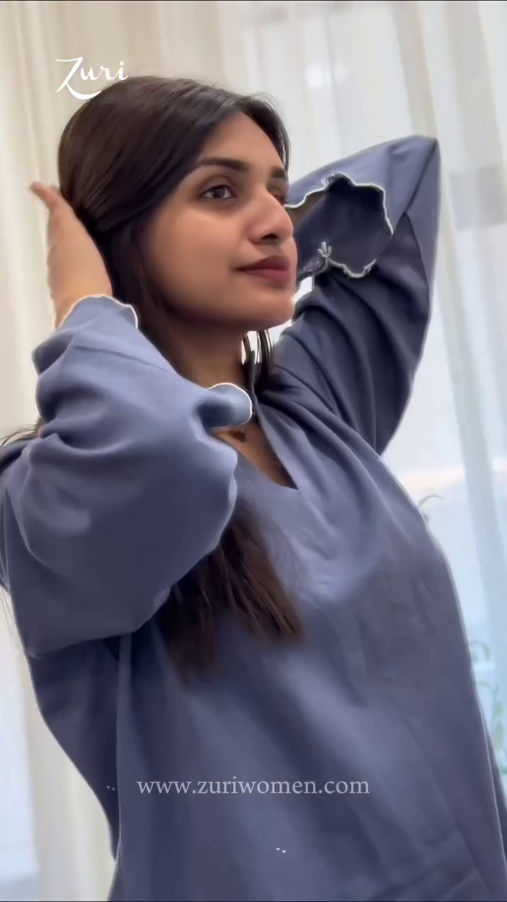 Graceful Lavender Kurta with Delicate Lace Accents - Image 6