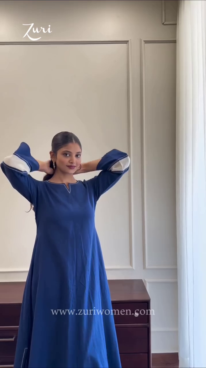 Graceful Lavender Kurta with Delicate Lace Accents - Image 4