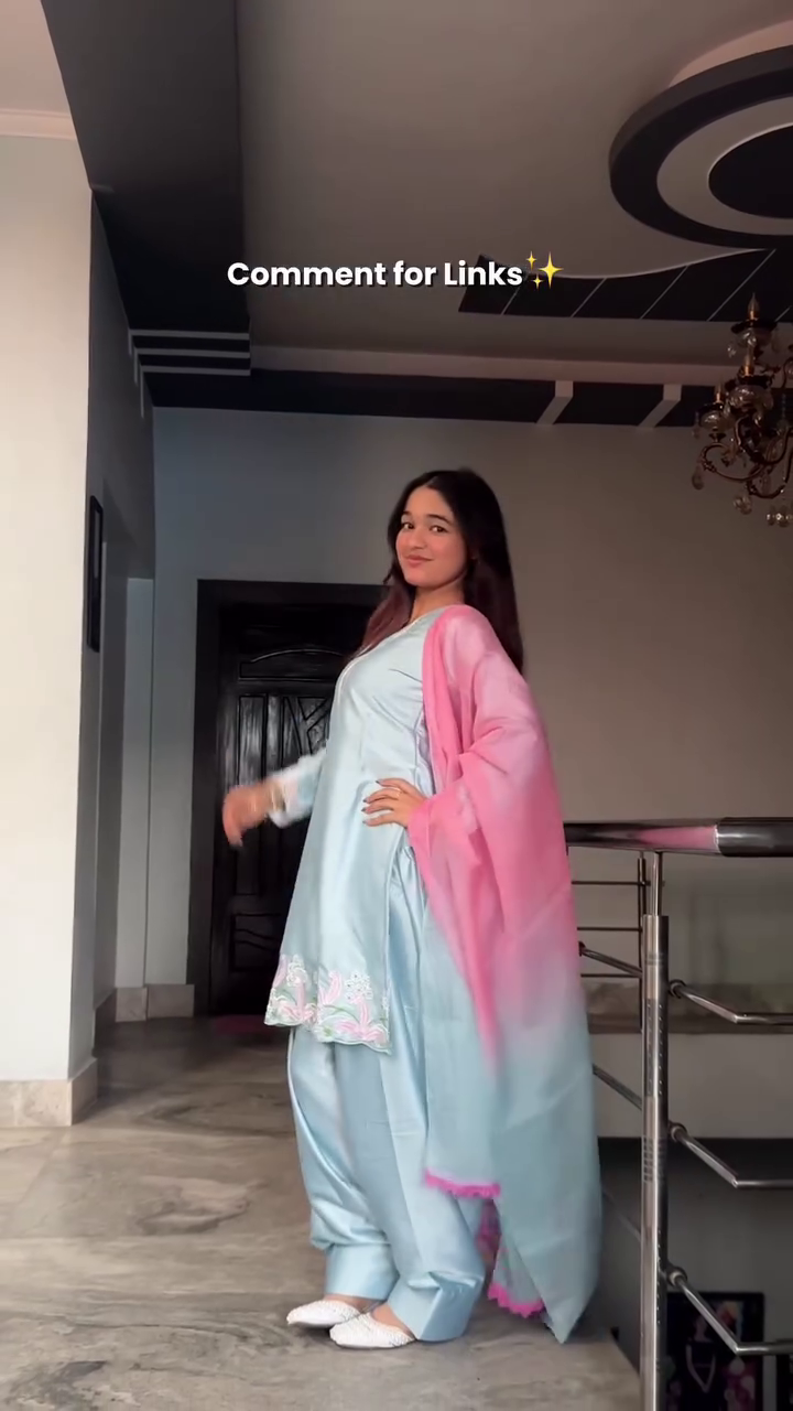 Elegant White Floral Suit with Pink Dupatta - Image 12
